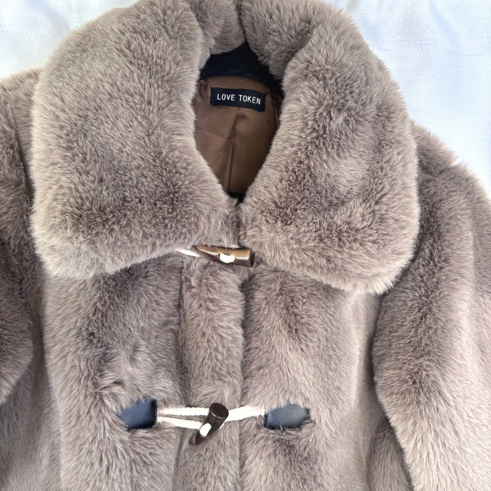 Love Token Faux Fur Short Coat Toggle Buttons Pockets Light Brown Sz L